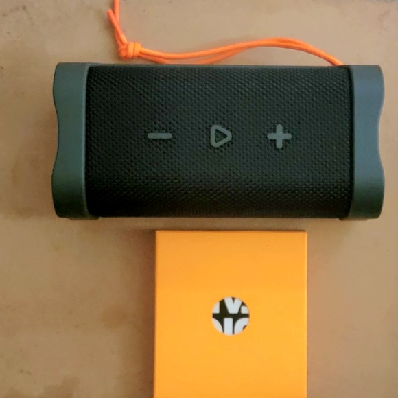 Wireless Bluetooth Speaker - IPX7 Waterproof Portable Terrain Speaker with Dual - Picture 8 of 11